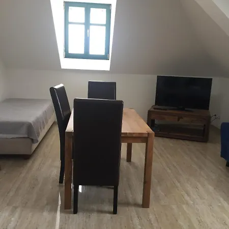 Za Radnici 3*