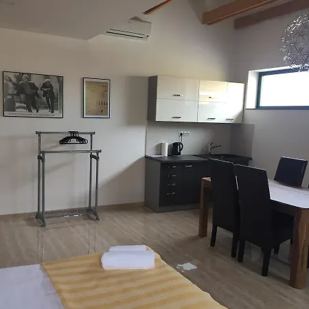 Za Radnici 3*